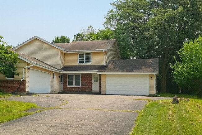 Photo - 16515 Dane Ct E