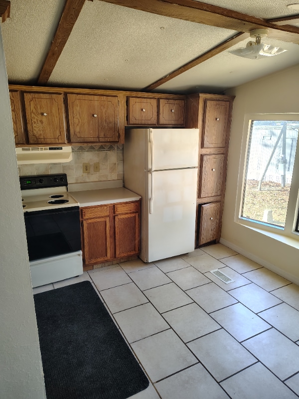 Building Photo - 120 SE Mink Gln