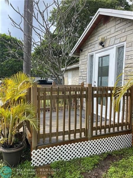 Photo - 550 SW 14th Ave