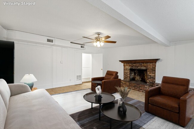 211 N Lipona Rd