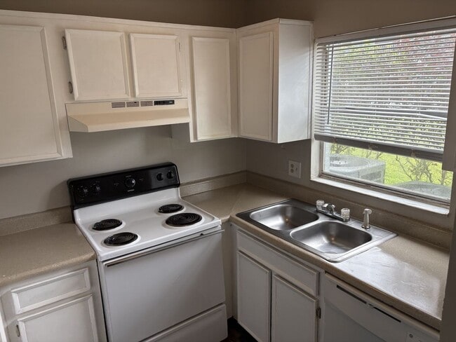 Photo - 1st floor 2 bedroom 2 bathroom