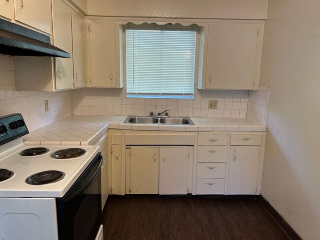 Photo - 489 S Backer Ave Unit 1