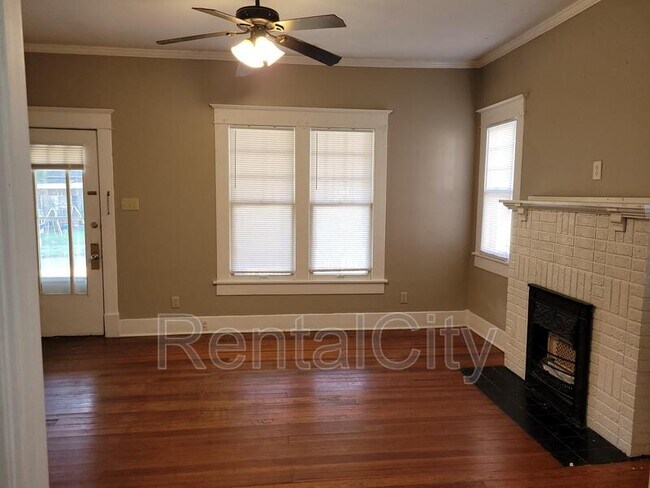 Photo - 636 Cherry St