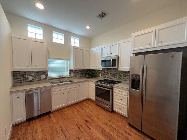 Photo - 8705 Bryam St