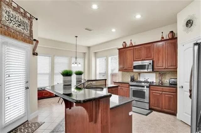 Photo - 909 Araf Ave