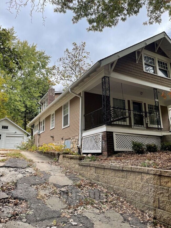 Charming 3 bed / 1 bath house for rent-4545 Fairmount Ave Kansas City, MO 64111 - $1399 Rent - Charming 3 bed / 1 bath house for rent-4545 Fairmount Ave Kansas City, MO 64111 - $1399 Rent