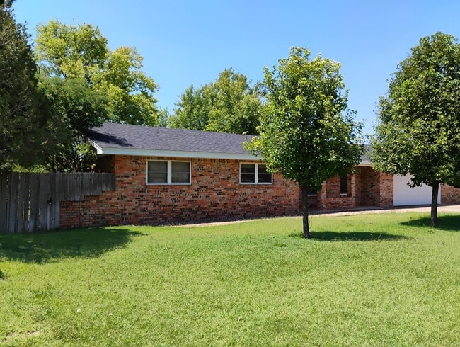 Photo - Beautiful 3 Bedroom Home, Zia School District!