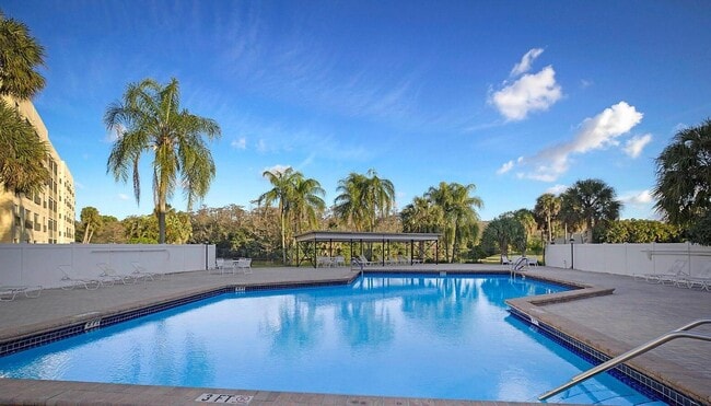 Building Photo - 2900 NW 42nd Ave