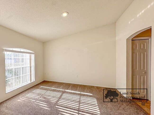 Photo - 5557 Beverly Rise Blvd