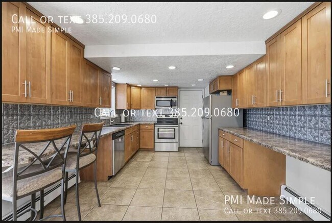 1438 Trinnaman Ln
