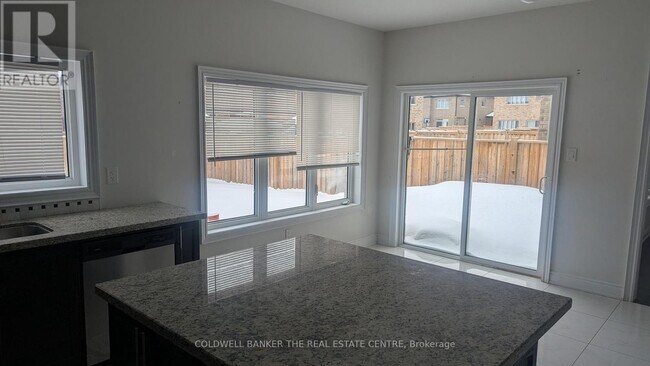 Photo - 1047 Barton Way