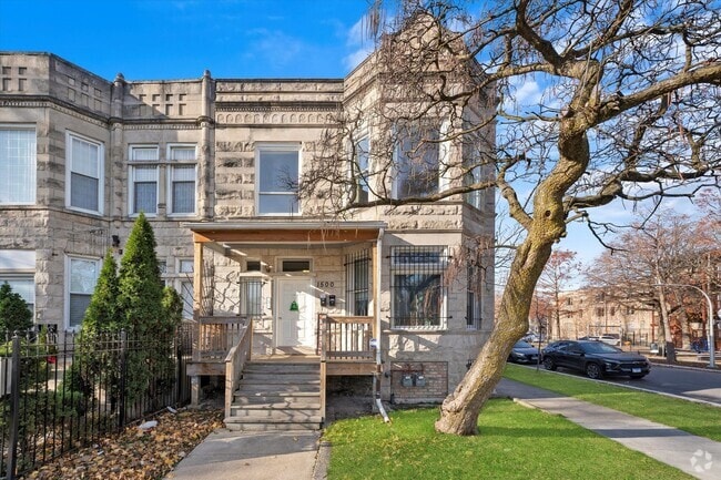 Building Photo - 1500 S Trumbull Ave Unit 2 Rental