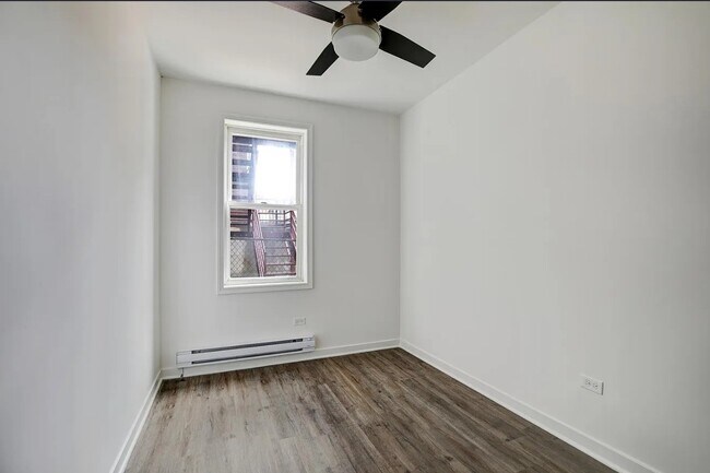 Photo - 1244 N Bosworth Ave Unidad 1B