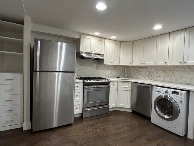 Photo - 232 1/2 3rd St Apartment Unit 1