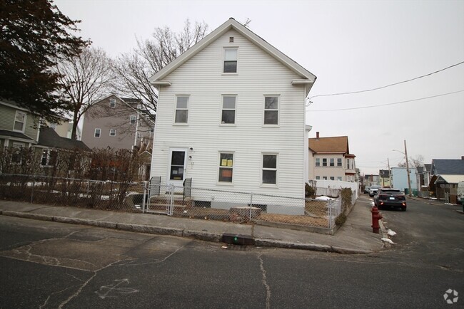 Building Photo - 62 Chambers St Unit 2 up Rental