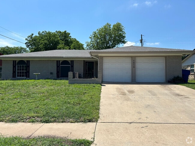 Building Photo - 1816 Pleasant Ln Rental