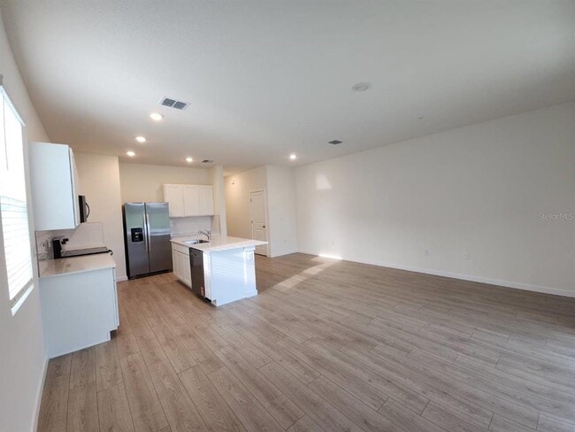 Photo - 3371 Chroma St