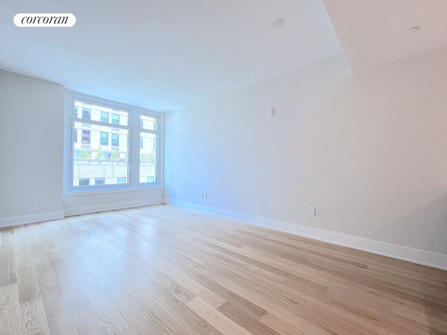 Photo - 218 W 103rd St Condominio