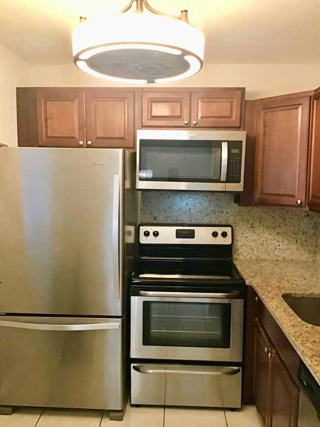 Photo - 135 Fanshaw D Unit 135