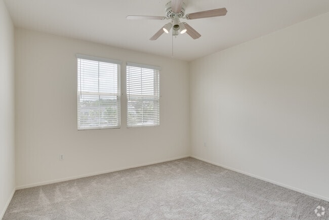 1BR, 1BA - 724SF