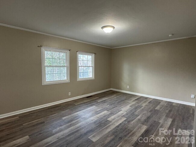 Photo - 323 N Flint St