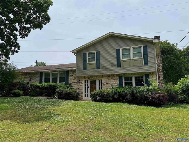 Building Photo - 11406 Crestfield Dr SE