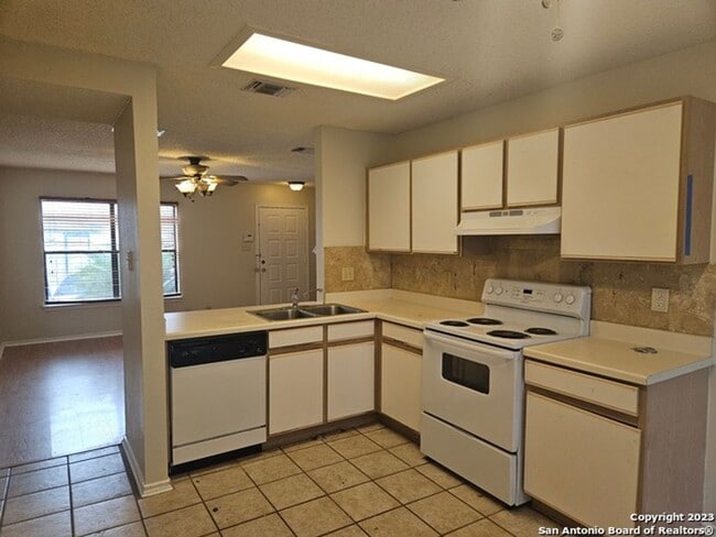 Photo - 3 Bedroom Near Medical Center & USAA!
