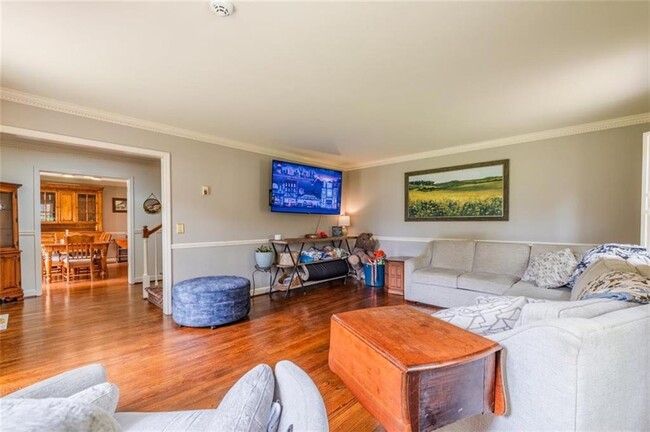 Photo - 227 W Lakeshore Dr