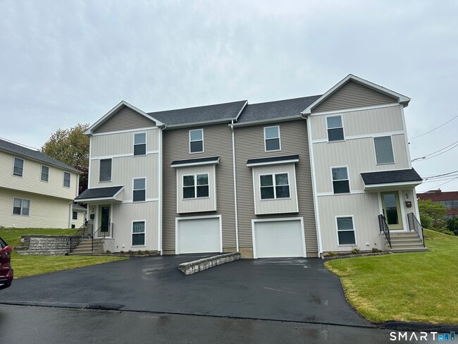 Building Photo - 62 Soundview Ave