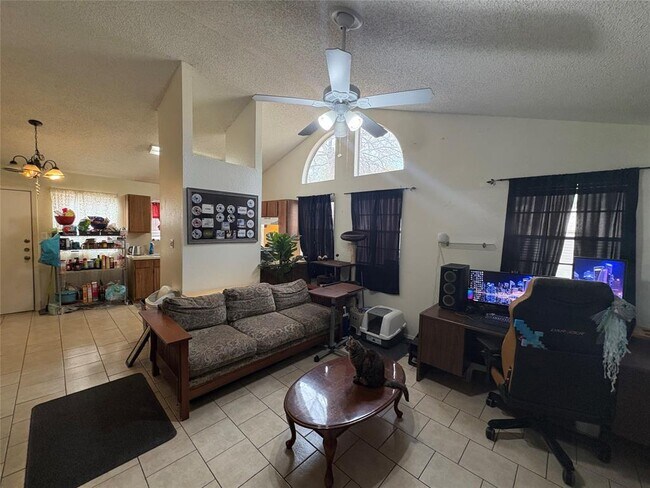 Photo - 8811 Pineridge Dr