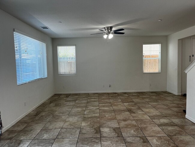 Photo - Excellent Witney Ranch 4 Bedroom, 3 Bathroom Home in Whitney Ranch for Rent.