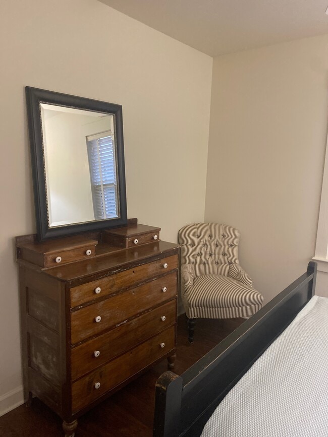 GUEST - 107 W Owens St Unit #2