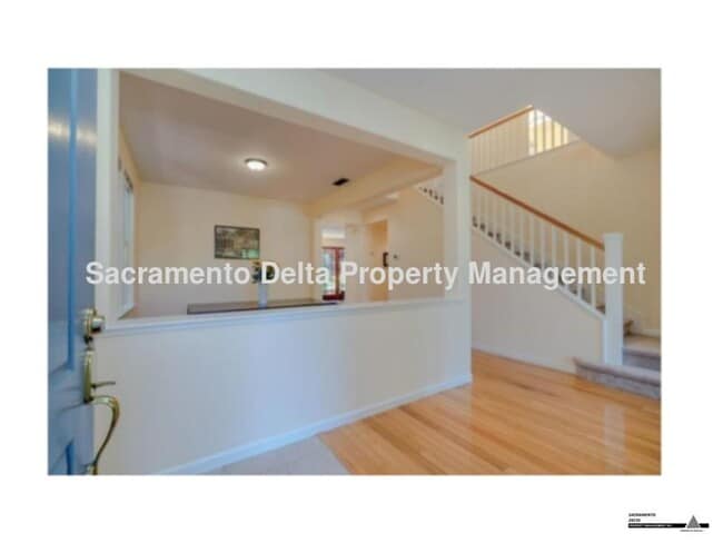 Photo - Gorgeous 4bed/3 full bath 2 story Home in Davis
