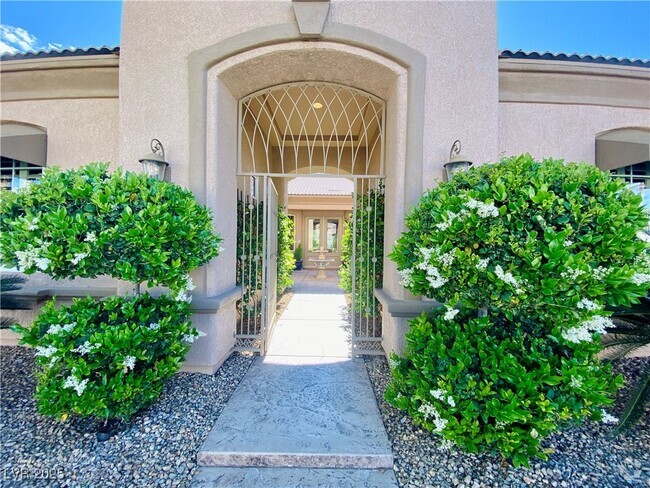 Building Photo - 4565 Riva De Romanza St Rental