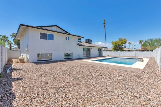 Photo - Exceptional 6-Bedroom Home with Pool Near ASU Campus