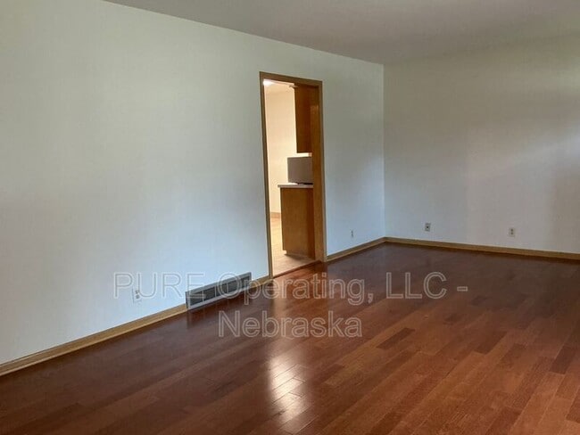 Photo - 7602 Parker St