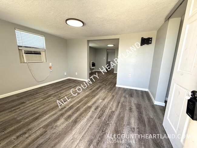 Photo - 12718 Highway-51