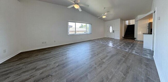 Photo - 3105 Vasco St