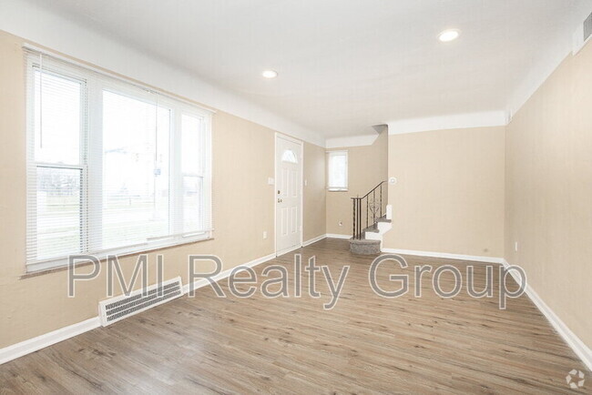 Building Photo - 645 Babbitt Rd Rental