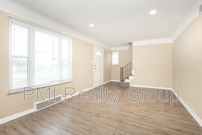 Photo - 645 Babbitt Rd House