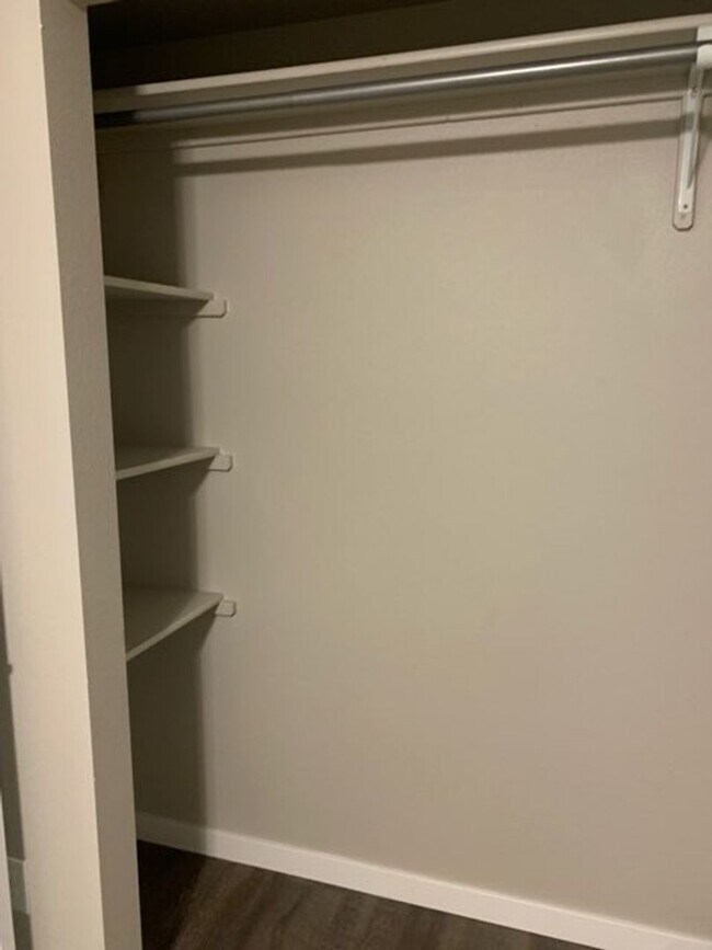 Photo - 2 Bedroom Apartment in Jewel Lake!