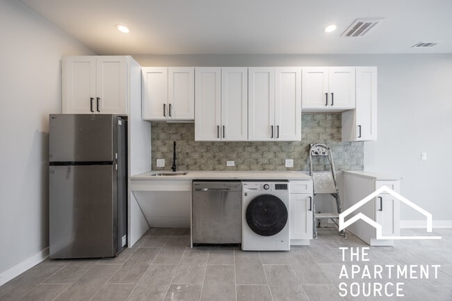 Photo - 5416 W Belmont Ave Unit 1