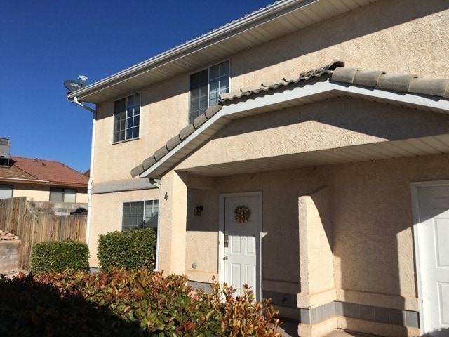 Building Photo - Townhome off Sunset Blvd