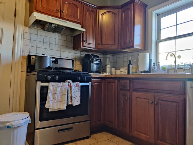Photo - 32 Antwerp St Unit 1