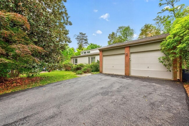 Photo - 9404 Woodington Dr