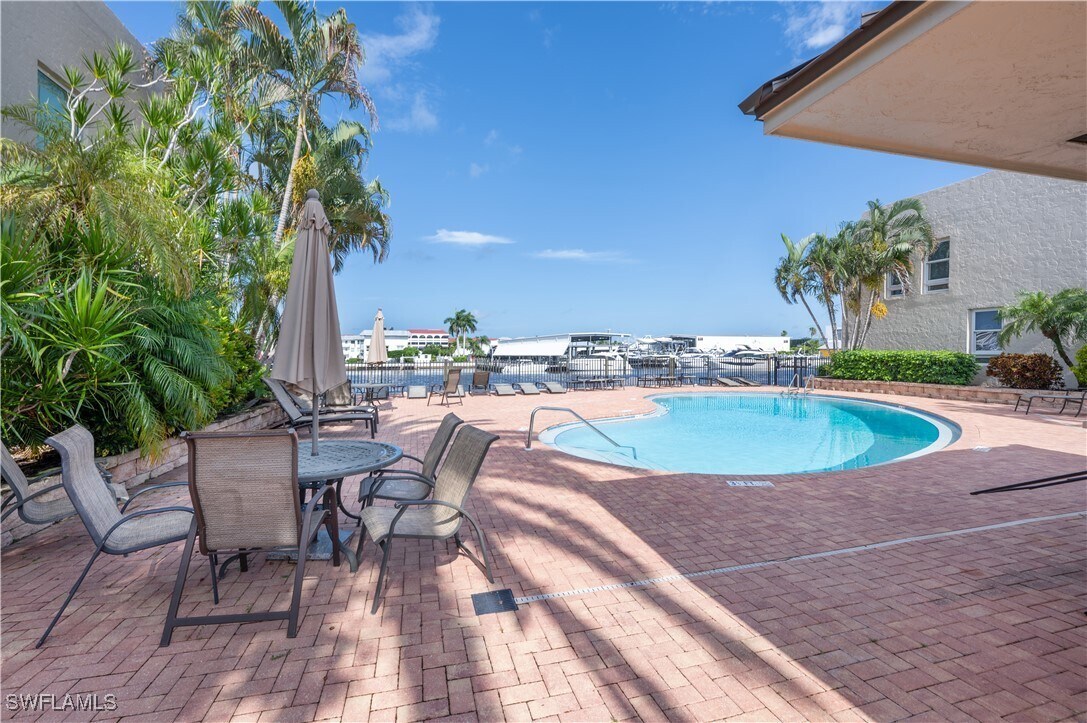 Photo - 800 River Point Dr Unidad 207