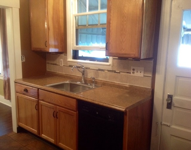 Kitchen - 3733 California Ave Unit Second floor