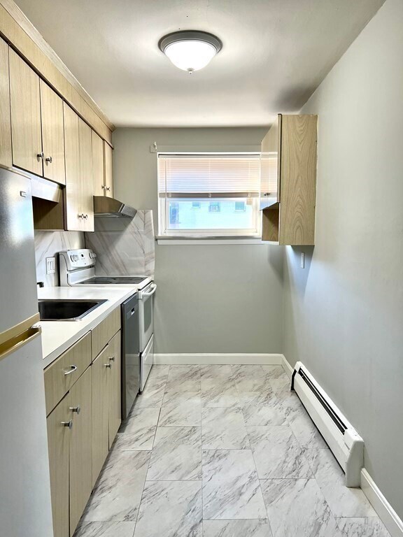 8 Commonwealth Ct Unit 16