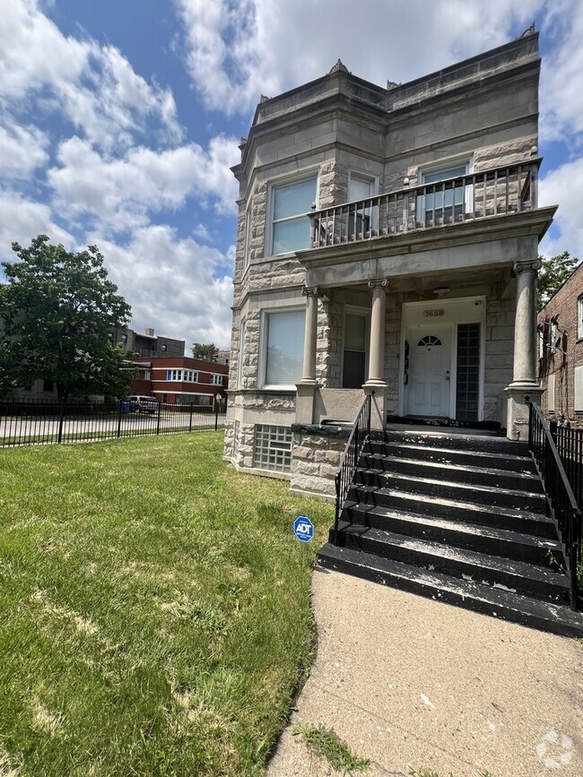 Building Photo - 7658 S Emerald Ave Rental