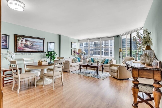 Photo - 1915 Brickell Ave Unit 610